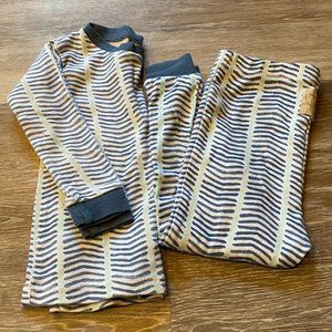 Burt's Bees Baby. Two-Piece L/S Pajamas Set. No Feet. 24 Mos. EUC